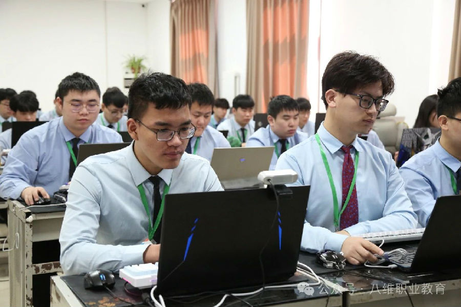 北京網站工程培訓機構哪個口碑好推薦八維職業學校的理由