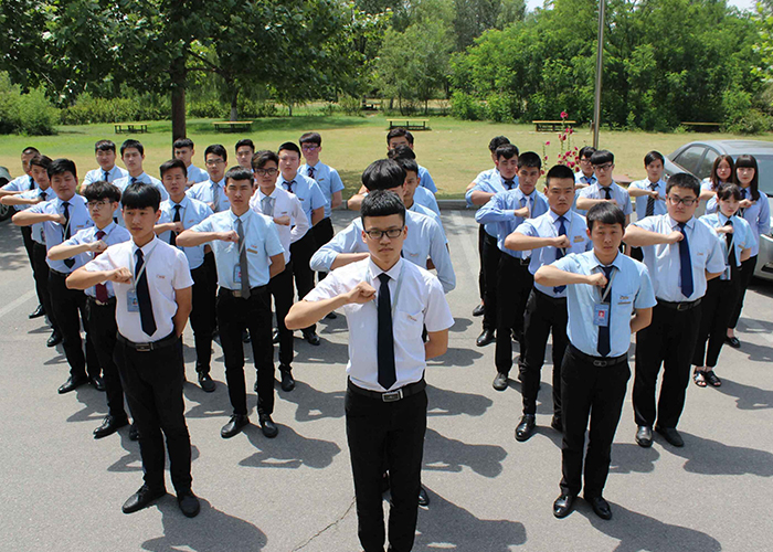 八維培訓(xùn)學(xué)校學(xué)子校園學(xué)習(xí)生活