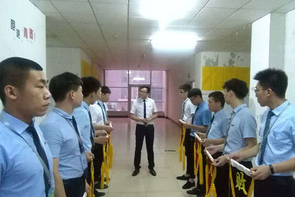 八維職業(yè)學(xué)校網(wǎng)絡(luò)工程專業(yè)學(xué)子學(xué)習(xí)生活風(fēng)采