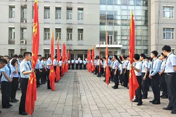 八維職業(yè)學(xué)校網(wǎng)絡(luò)工程專業(yè)學(xué)子學(xué)習(xí)生活風(fēng)采